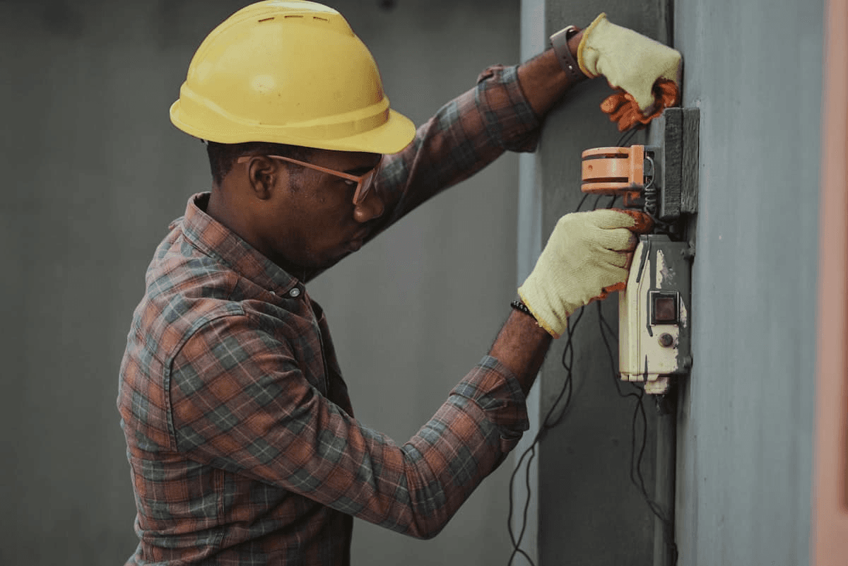 Swift Electrical lead electrician